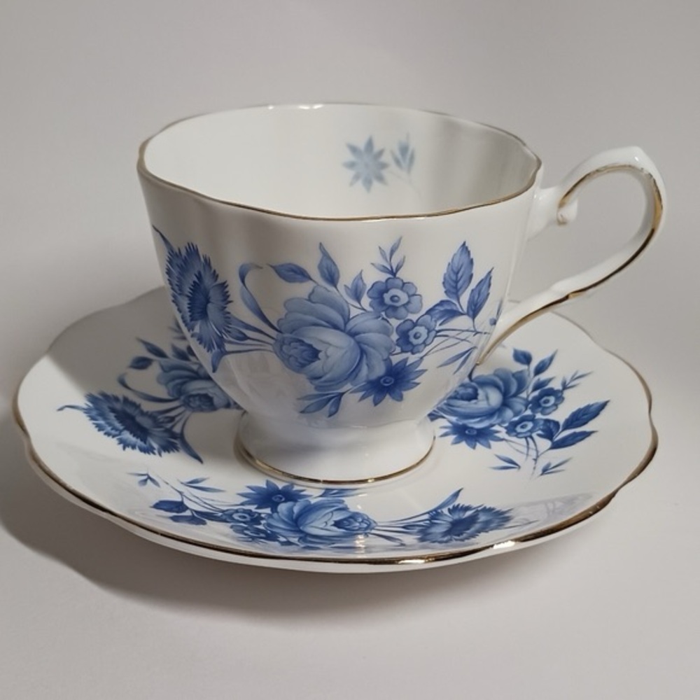 Sandringham Bone China England  Blue Flowers Roses Connoisseur Cup Saucer Set